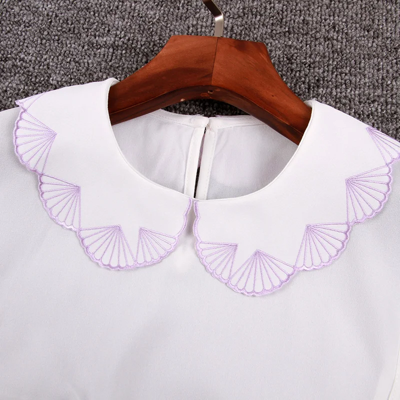 Искусственный воротник женский фиолетовый цветочный бордюр с вышивкой белый