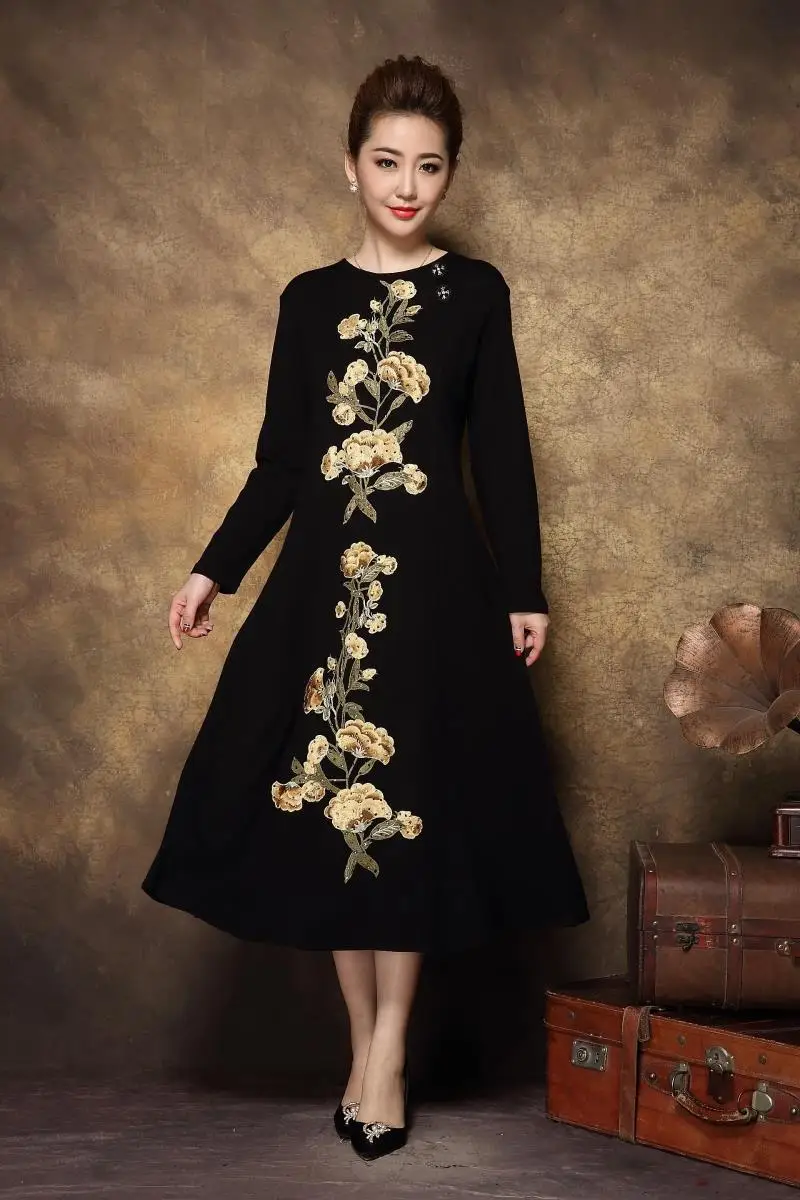 Осень 2017 женское винтажное трикотажное длинное платье с цветочной вышивкой