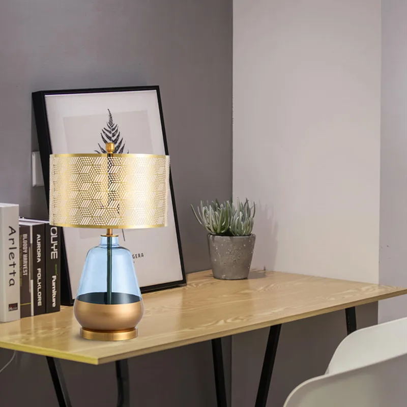 Синий стеклянный стол с домашним декором лампа для спальни прикроватная