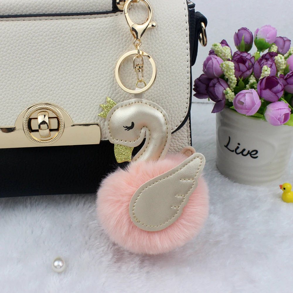 Брелок для ключей с двумя крыльями блестками короной искусственным мехом |