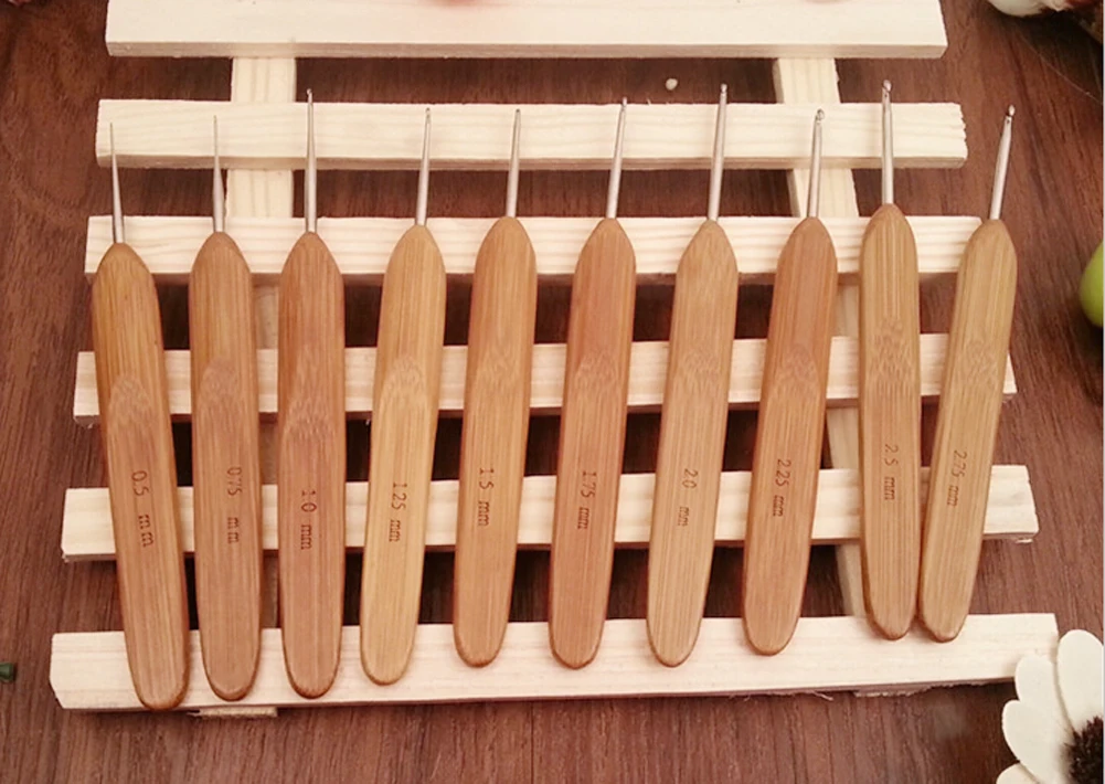 

Bamboo Handle Metal Crochet Hooks Needlecrafts Tool 10pcs in 1 Set WXV Sale