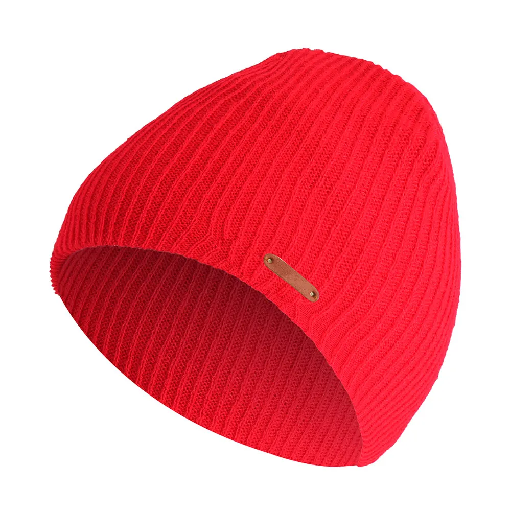 Однотонная женская и мужская вязаная теплая шапка сохраняющая тепло мягкая
