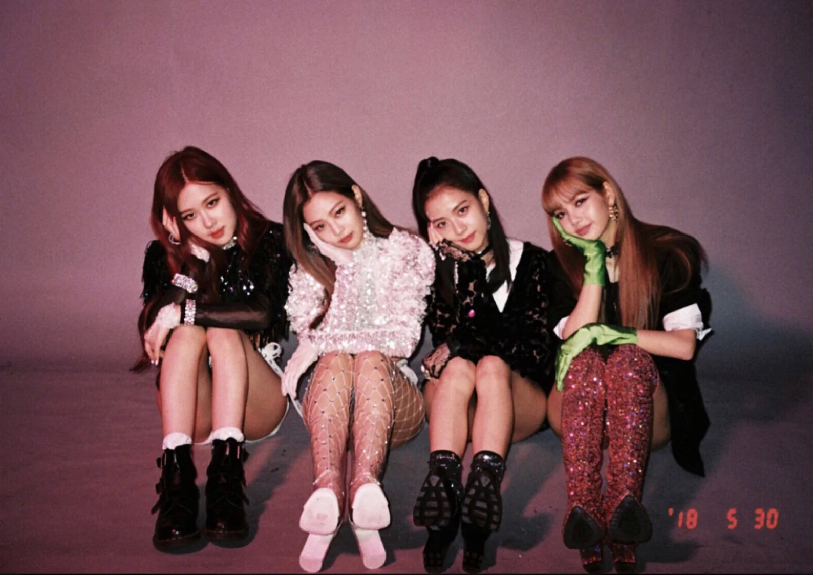 S003 K-pop черный розовый плакаты хорошее качество живопись с покрытием плакат белая бумага на стену для дома и бара Декор - Цвет: S003