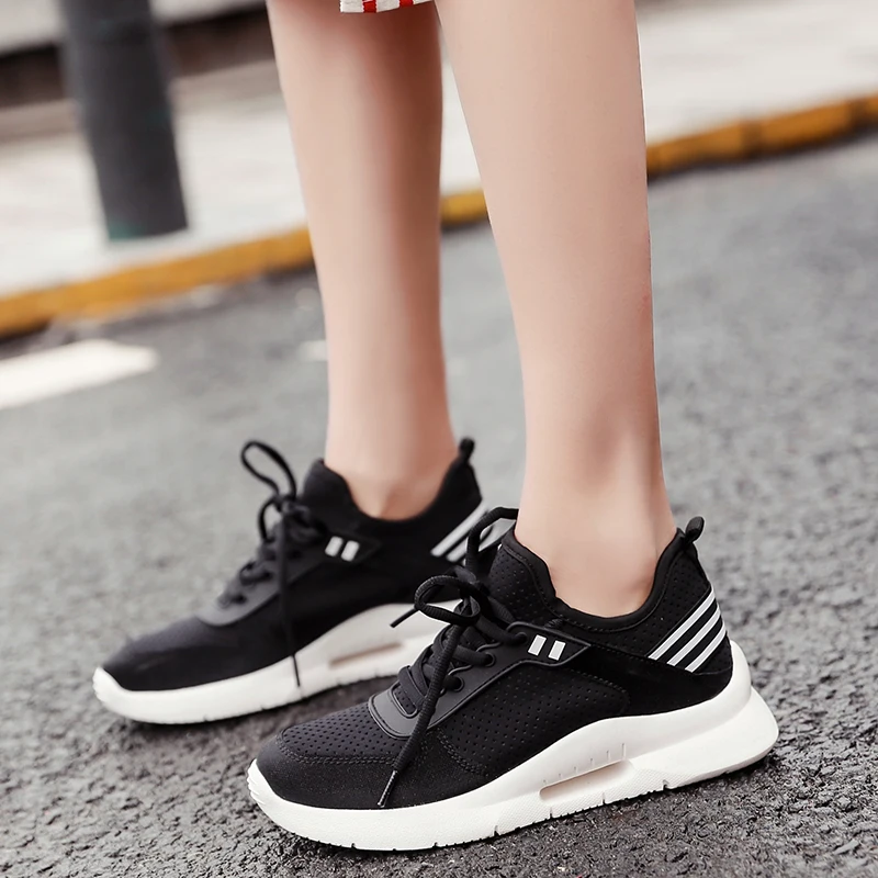 Кроссовки женские на шнуровке Вулканизированная подошва плоская дышащие