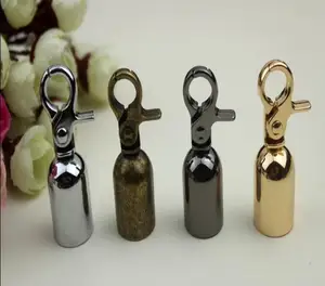 (10 шт.лот) металлическое покрытие обработки кожаные сумки кисточкой колокол повесить мешок крюк декоративные аксессуары