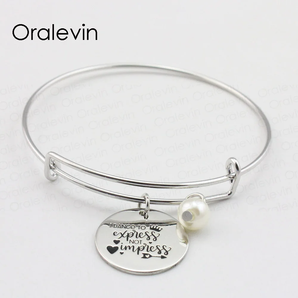 Я танцую чтобы выразить не впечатлила вдохновляющие ручной печатью Кулон Wire