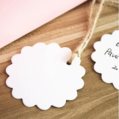 

Free shipping white gift tag round flower shape paper hang tag cards