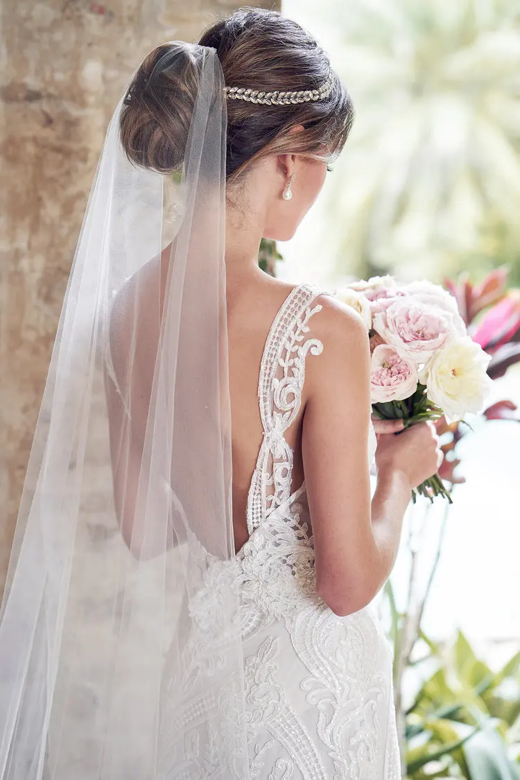 

Promoted free shipping good quality bridal gown lace appliques deep V neckline cut open back court train wedding dresses HA001