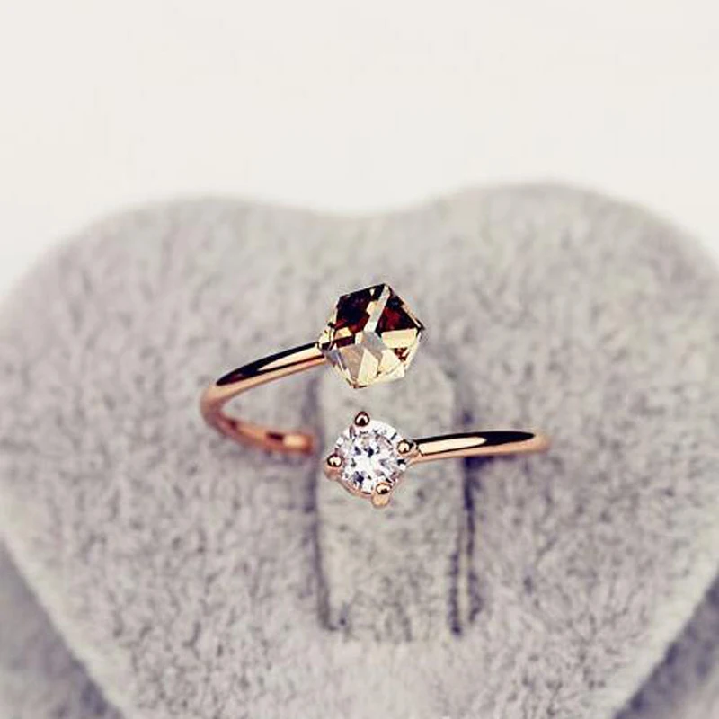 Женское Обручальное кольцо с фианитами | Украшения и аксессуары