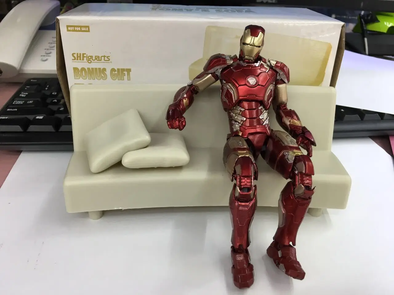 Железный человек Mark 43 с диван ПВХ фигурка Коллекционная модель игрушки 15 5 см |