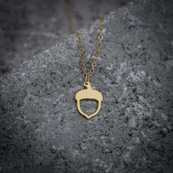 30 шт. милое ожерелье Еловая шишка Маленькая Желудь дуб минимальный простой