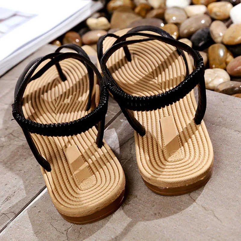 2017 Летом Случайные Сандалии Женщин Плоской пятки Кросс привязанные скольжению