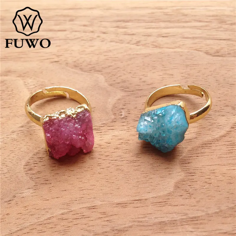 Кольца кварцевые Асимметричные с золотым наполнением 24 карата разные цвета