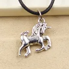 Новинка, модное ожерелье с подвеской в виде лошади, единорога, Очаровательное Черное Кожаное колье, заводская цена, ювелирные изделия ручной работы