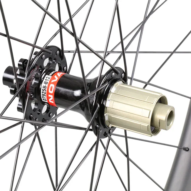 Lican распродажа углеродистая 29er 40 ширина 32 глубина клинчер Hookless 148X12 boost fit 3,0 шины UD матовая с одним бесплатным шампуром - Цвет: UD matt Shiman body
