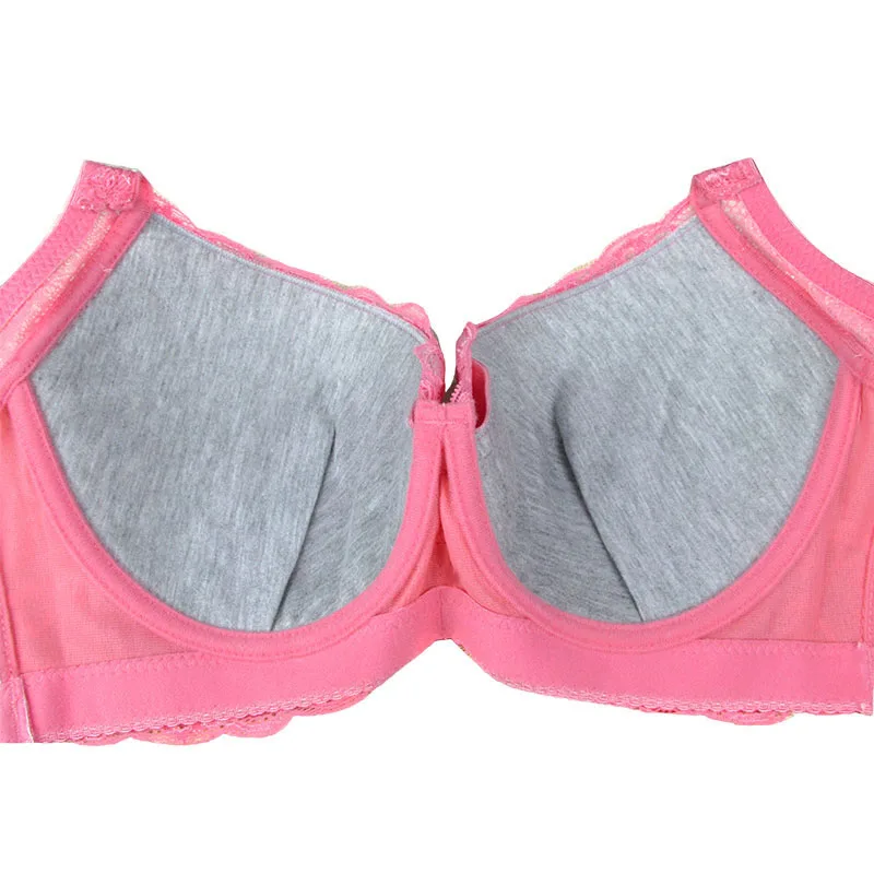 Бюстгальтер женский атласный кружевной с чашками пуш-ап и глубоким V-образным