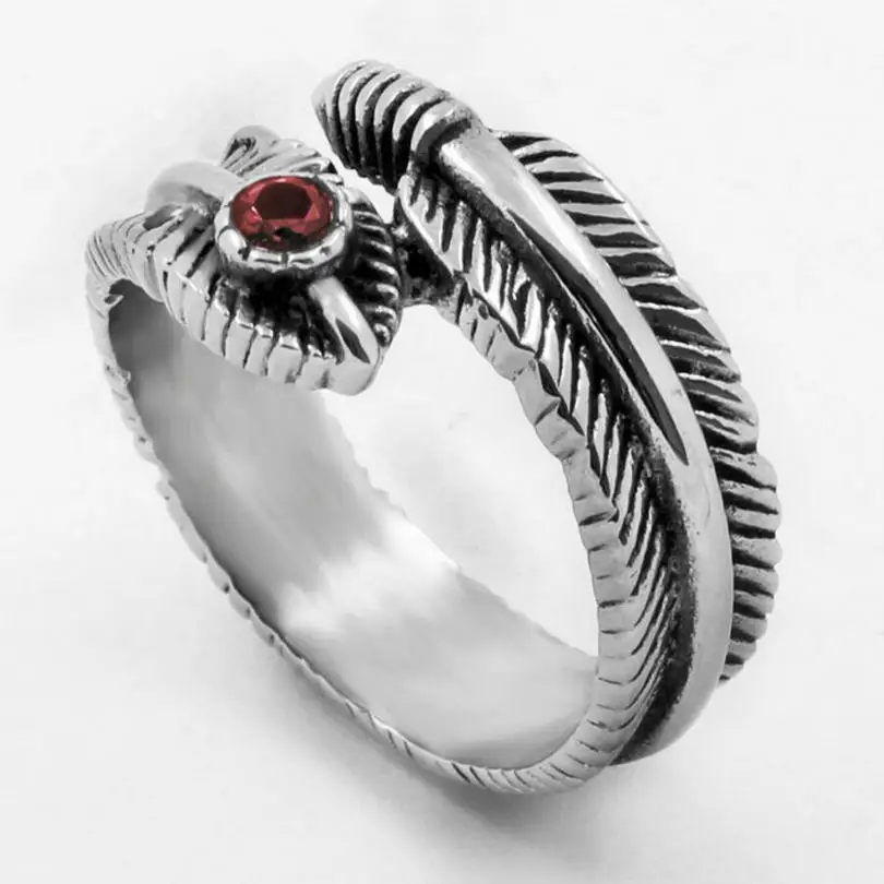 Кольцо из титановой стали с перьями и красным цирконием | Украшения аксессуары
