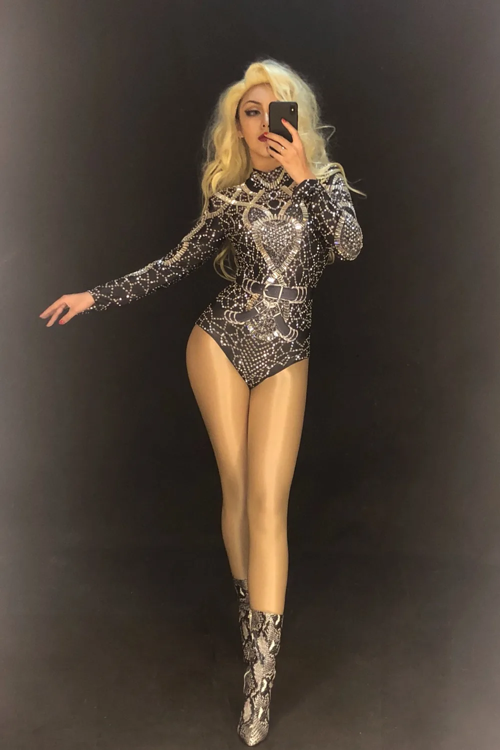 Женская танцевальная сценическая одежда блестящая стразы стрейчевое черное