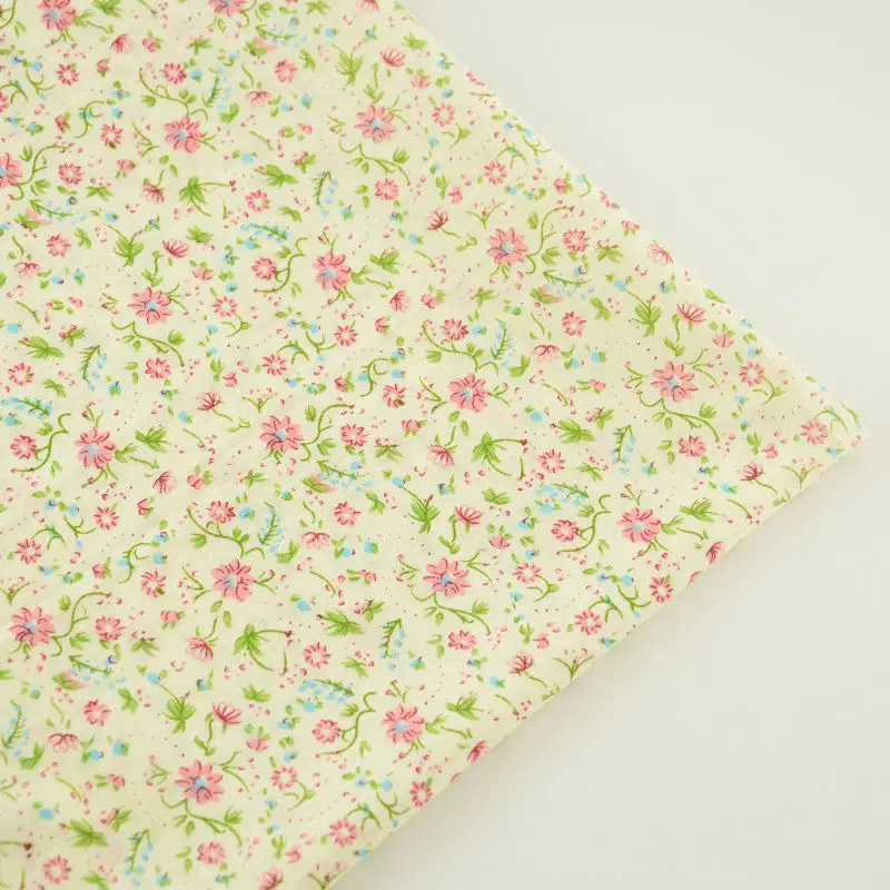 Booksew 100% хлопчатобумажная ткань с красными цветами и зелеными листьями желтого