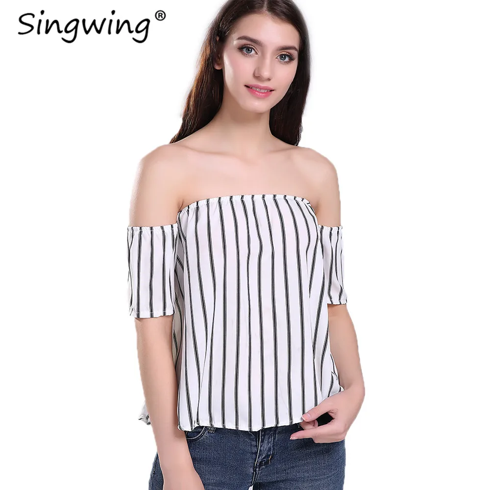 Женская футболка в полоску с вырезом лодочкой открытыми плечами коротким