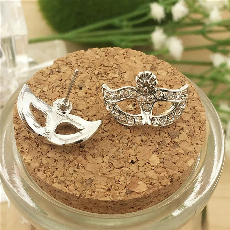 Женские серьги гвоздики в виде маски Стразы Anise золотого и серебряного цветов