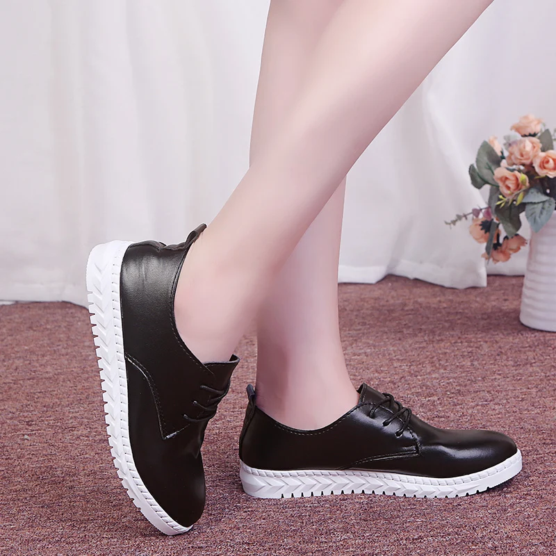 

New Fashion Lace Up Sneakers Women Shoes Woman Patent Leather Plus Size Casual Shoes Woman Platform Ladies Shoes Sapato Feminino
