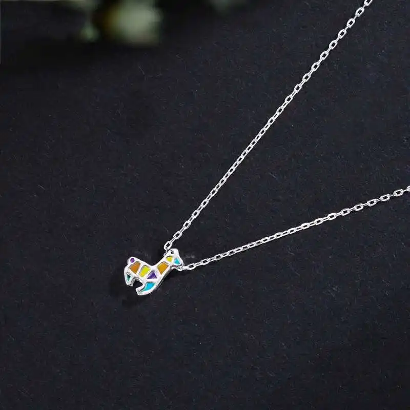 Ожерелье с подвеской в виде жирафа и оленя серебристого цвета | Украшения