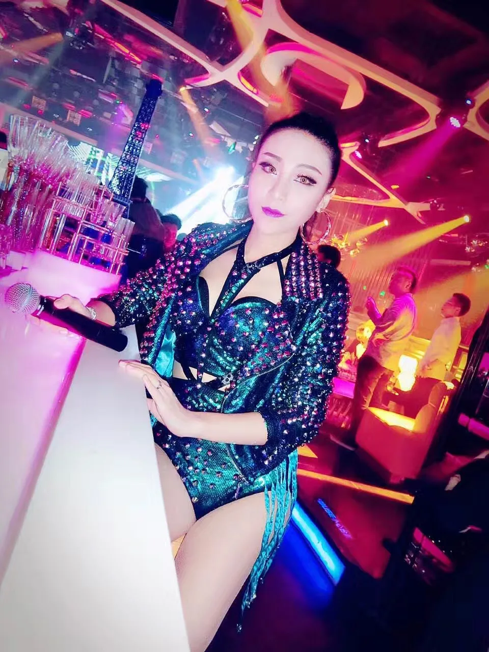 Green Rivets Tassel Punk Jakcet Female Singer Costume Coat Bra High Waist Shorts Stage Performance Nightclub Party Outfit Set |