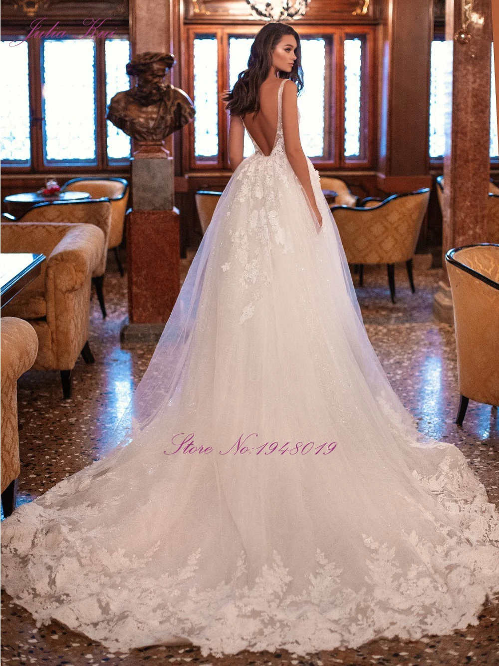 Julia Kui New Arrival Elegant V-Neck A-line Wedding Dress Sleeveless Court Train Floor-Length Backless Skirt Vestido de noiva