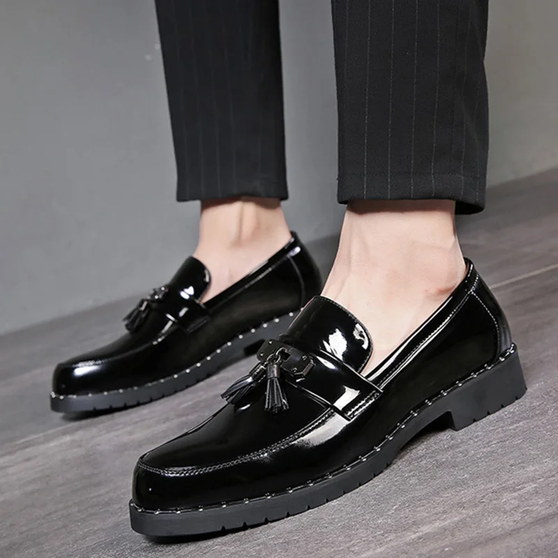 

Business Shoes Men Brogue Shoes Leather Men Casual Shoes Classic Tassels Male Footwear Black White KA1612