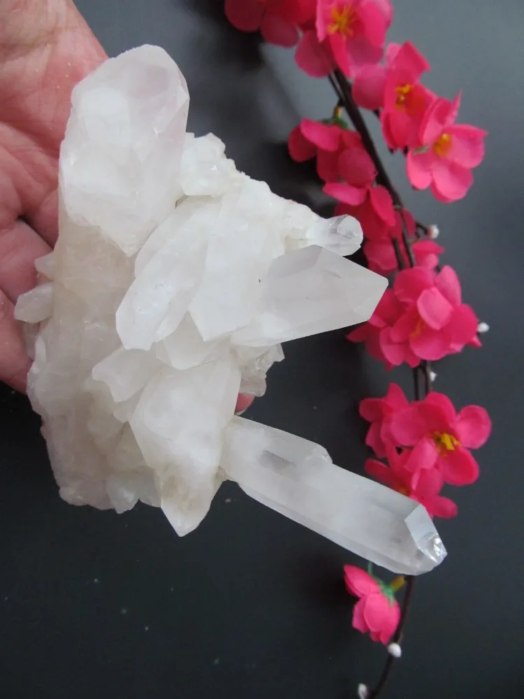 

C61 Natural White Quartz Flowers Crystal Clusters Decoration Resistant Healing Stone Feng Shui Decoration 316g