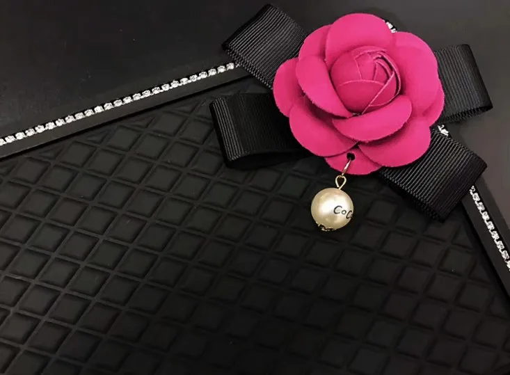 Женский нескользящий коврик RoseGift для приборной панели автомобиля липкий