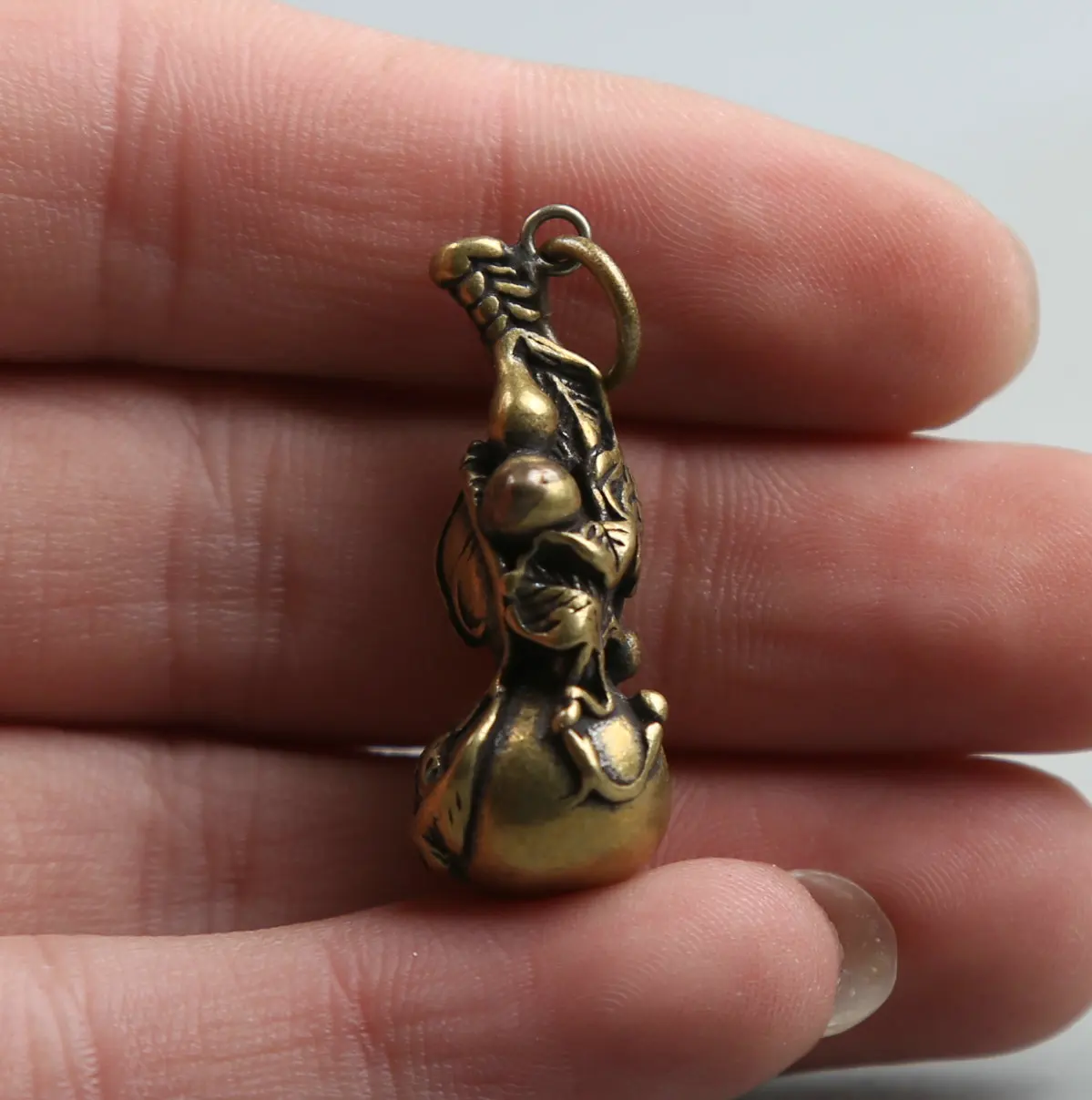 33MM/1.3&quotCollect Curio Rare Chinese Fengshui Small Bronze Exquisite Gourd Vine Cucurbit Bottle Pendant Statuary 14g | Дом и сад