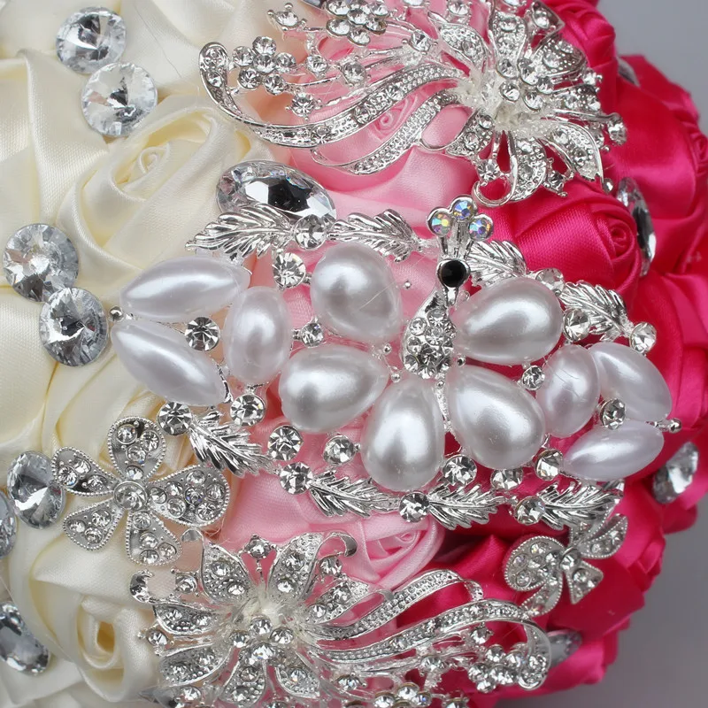 

European Style Bridal Bouquet Luxury Diamond Ribbon Artificial Rose Handmade Bridesmaid Bouquet Romantic Wedding Supplies W245