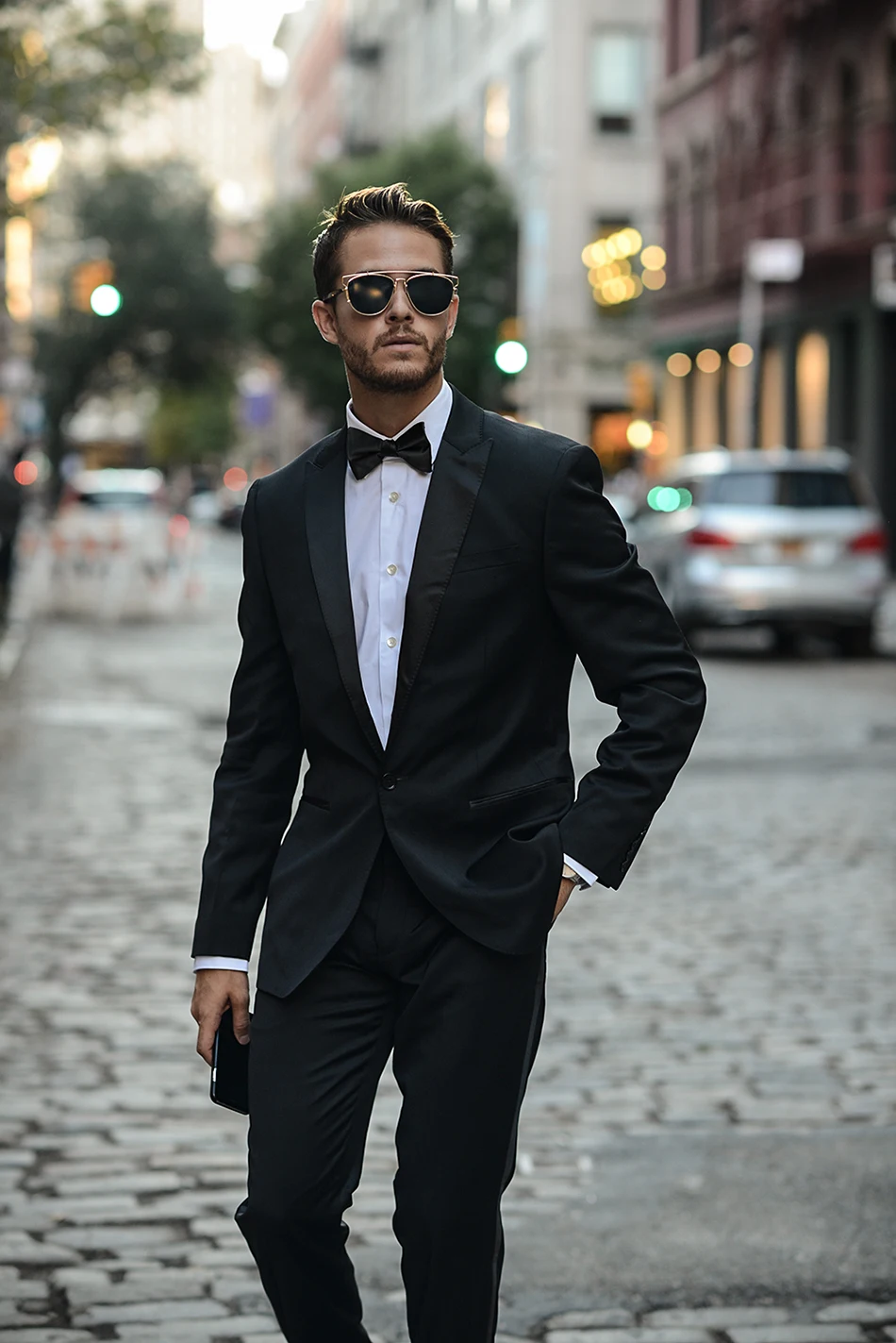 Черный на одной пуговице приталенный для свадьбы жениха деловой мужской костюм