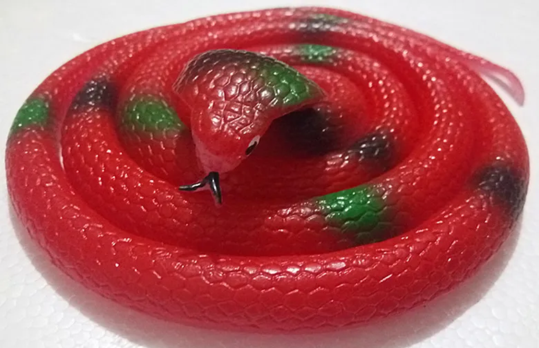Игрушка-розыгрыш на день первого апреля резиновая искусственная змея имитация