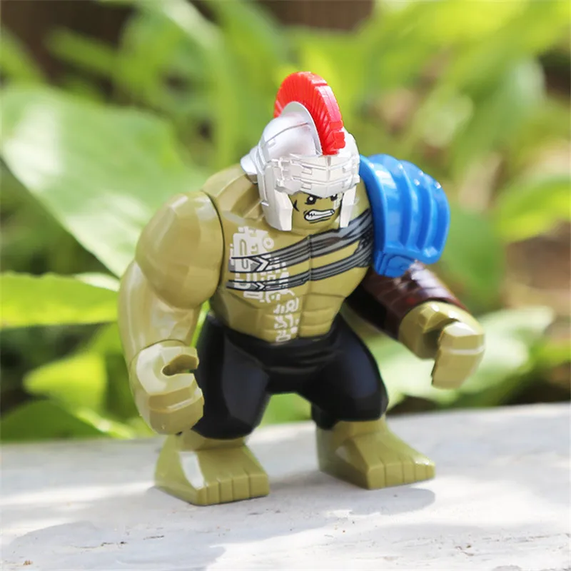 Новый комплект конструкторских блоков с изображением Халка Бэтмена Таноса