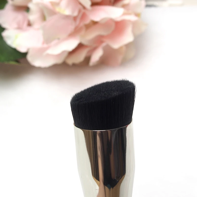 Высококачественная кисть для тональной основы #196 скошенная плоская жидкого