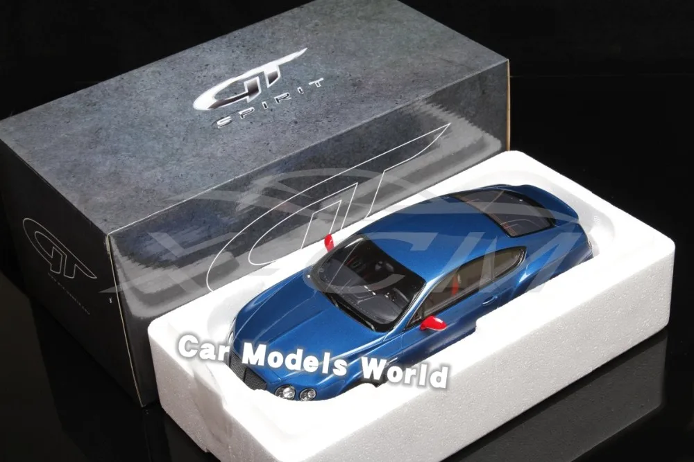 Полимерная модель автомобиля для GT Spirit Speed Continental (синий и красный) 1:18 + небольшой