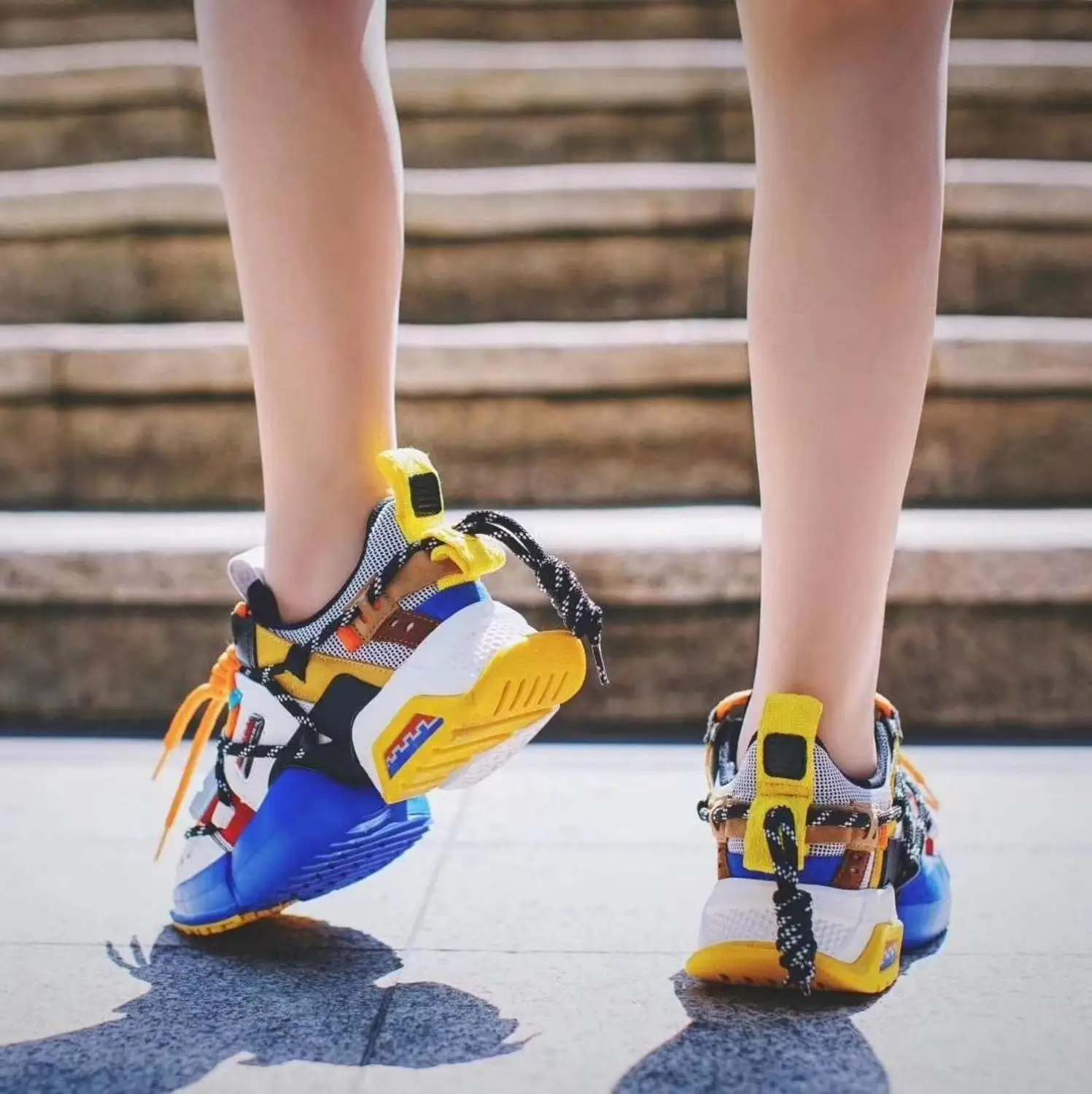 Женская обувь Кроссовки на платформе zapatos de mujer Сезон осень Модная брендовая