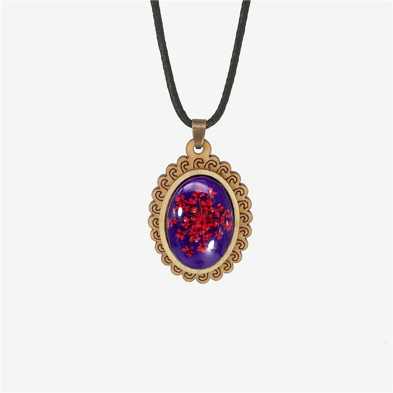 Цепочка с подвеской в виде натуральных высушенных цветов листьев клевера |