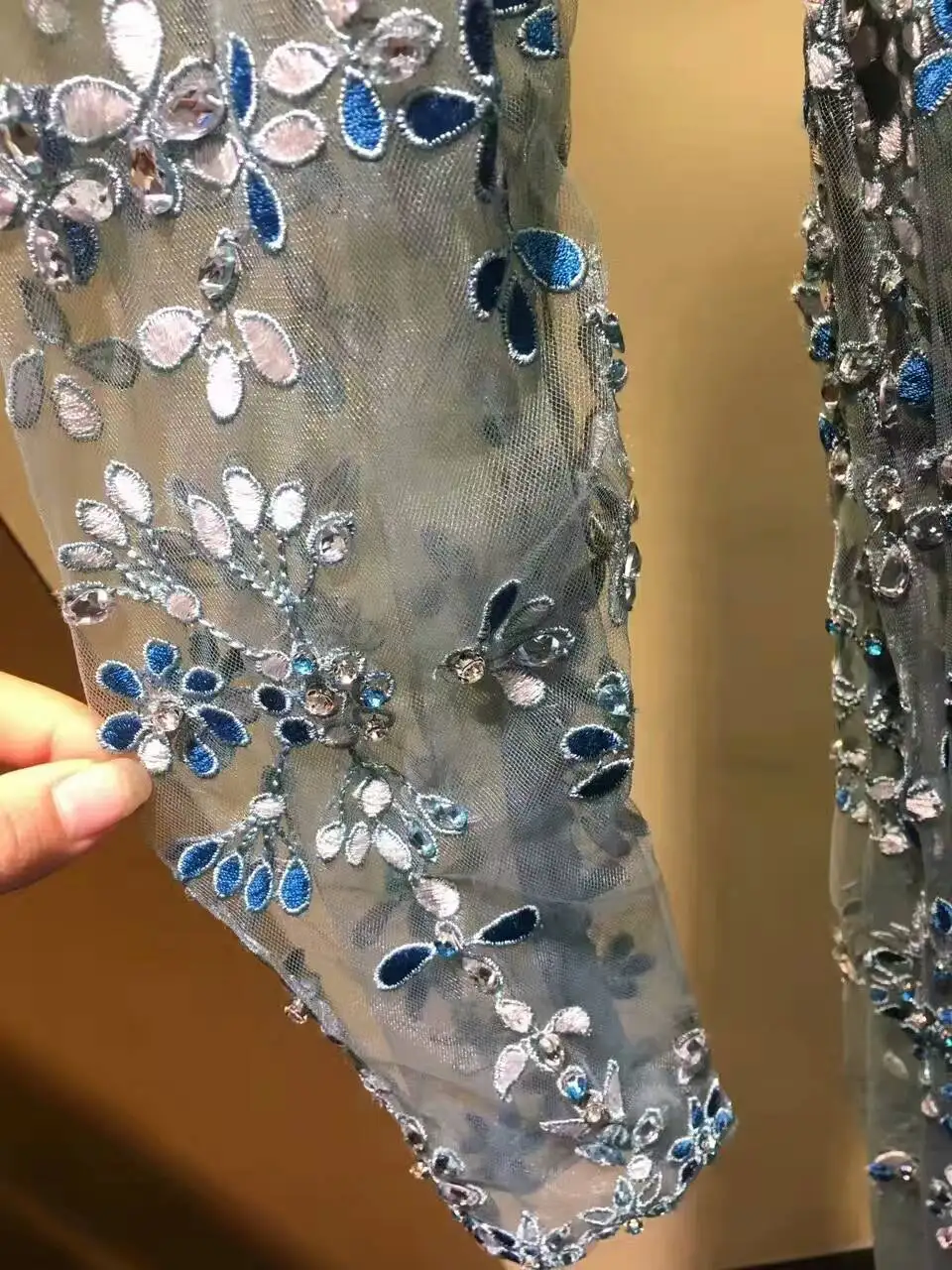 Потрясающие Длинные платья для женщин трудоемкое вечернее платье с вышивкой