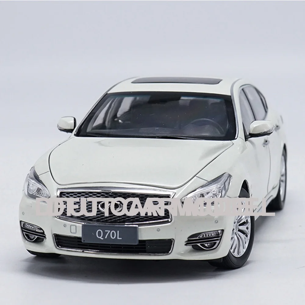 1:18 игрушечный спортивный автомобиль из сплава модель Infiniti Q70 2017 детских
