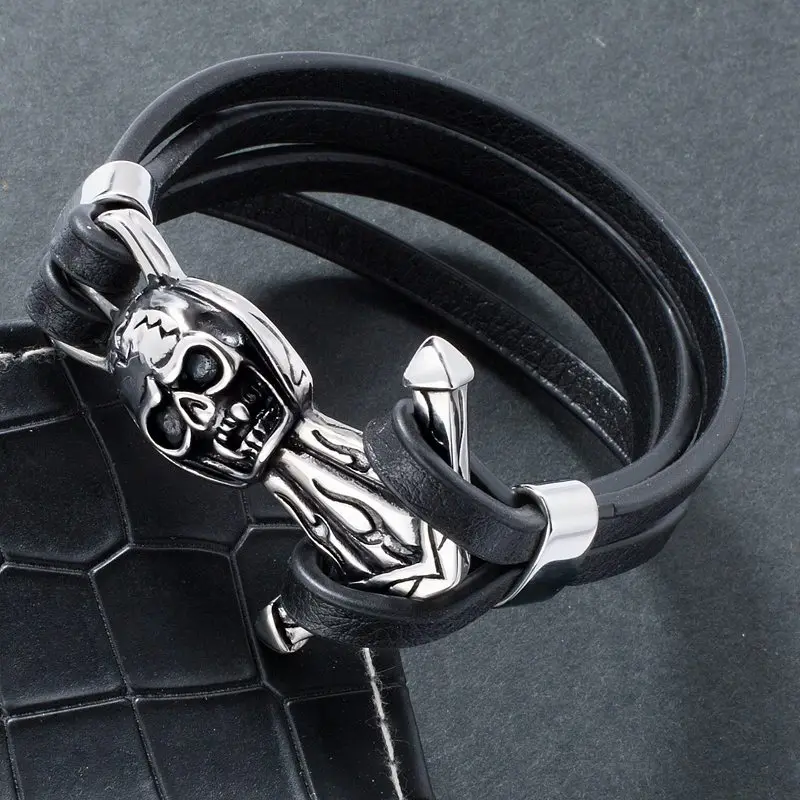 Браслет трендовый мужской классический призрак-острие из кожи с множеством кругов черного цвета в стиле кул чарм PW782H.