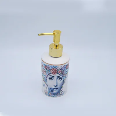 Shampoo Bottle Винтаж Fornasetti аксессуары для ванной комнаты Набор керамическая чашка держатель для зубной щетки мыло диспенсер путешествия мыло держатель шампунь бутылка для ванны - Цвет: Shampoo Bottle