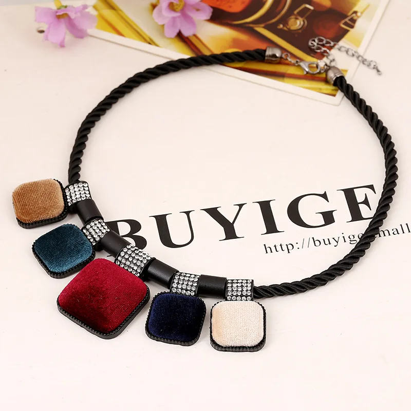 Luxury birthday gift Winter new Korean velvet big European and American short necklace female exaggerated diamond jewelry manufa | Украшения