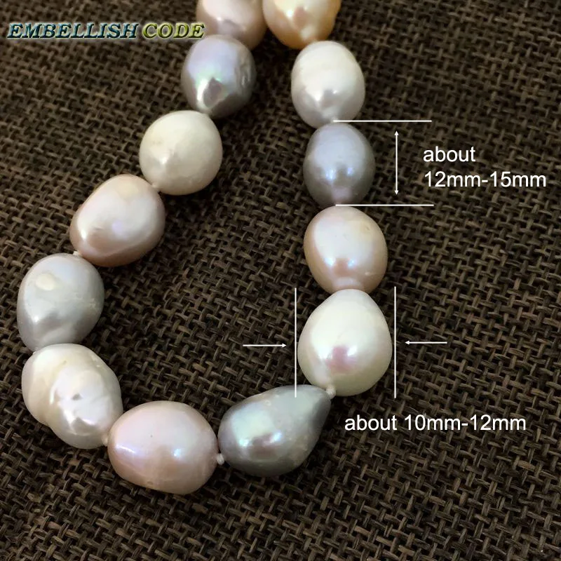 Специальное около круглое полубарочное ожерелье-чокер с неровным жемчугом белый