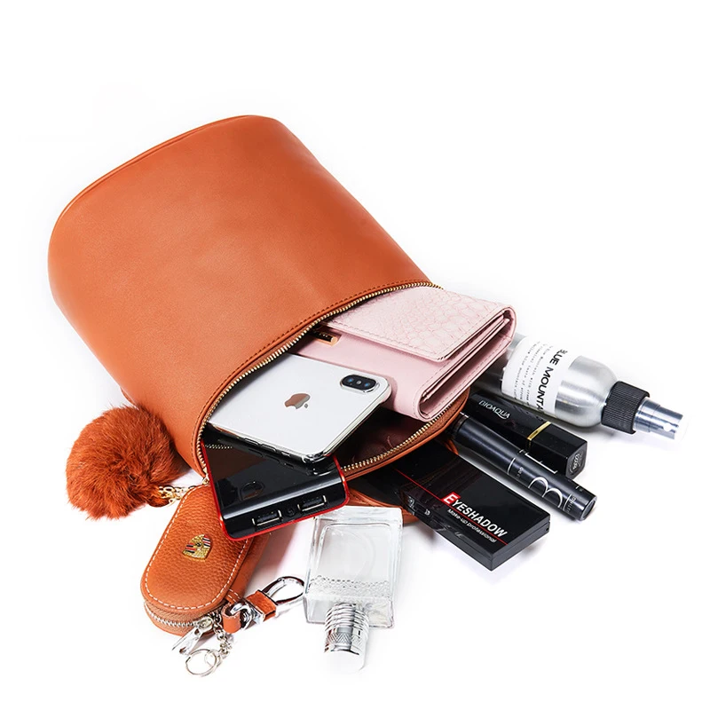 Женский кожаный рюкзак с меховой бахромой маленький дизайнерский на плечо для