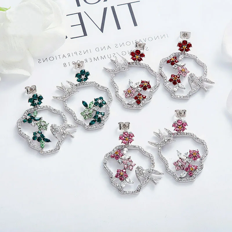 ARMNVNV медные ювелирные изделия гвоздики для женщин Элегантные Кристаллы птица