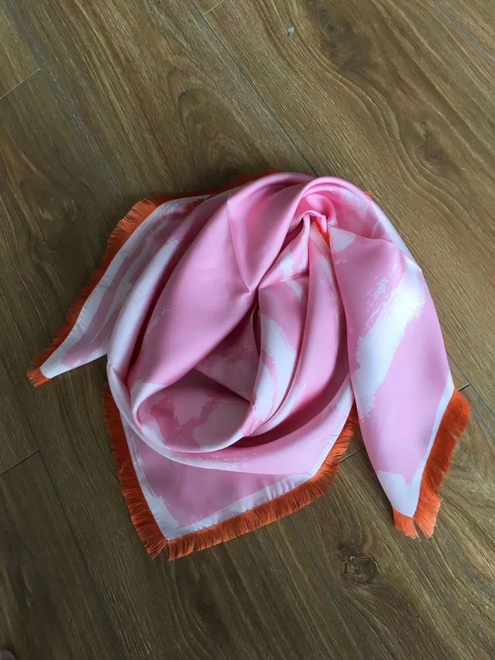 Женский шарф из 100% натурального шелка классический ручной работы с принтом 90*90 см